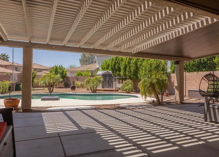 Comfy House Private Backyard With Pool Bbq Citrus Holiday home Surprise