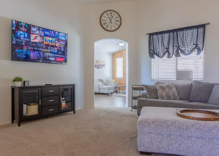Comfy House Private Backyard With Pool Bbq Citrus Holiday home Surprise